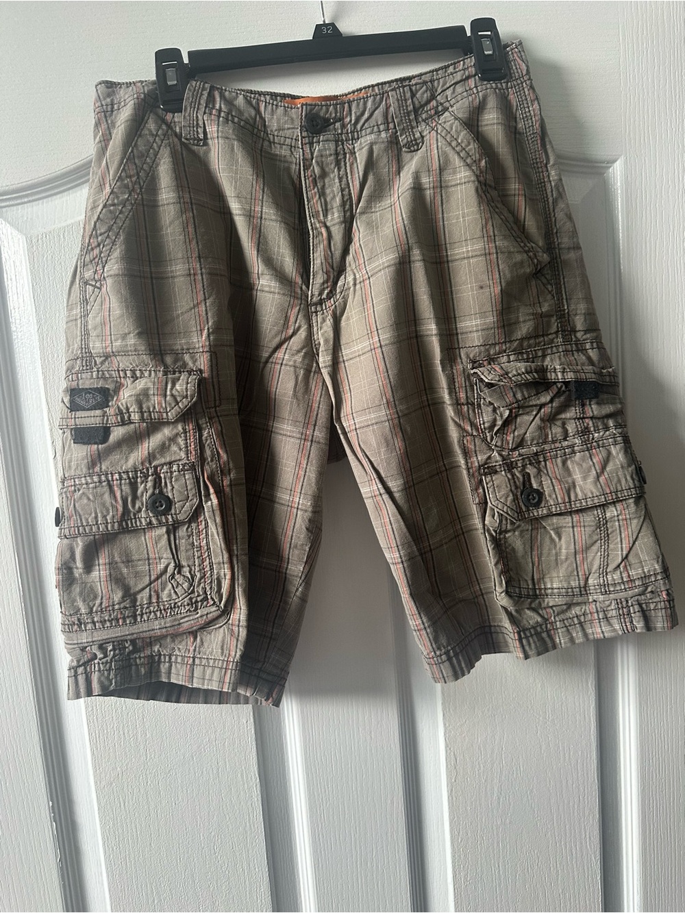 Lee Men's Plaid Cargo Shorts in Khaki and Red Accent